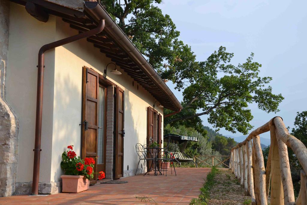 Agriturismo Istrice Innamorato Кампелло-суль-Клитунно Номер фото