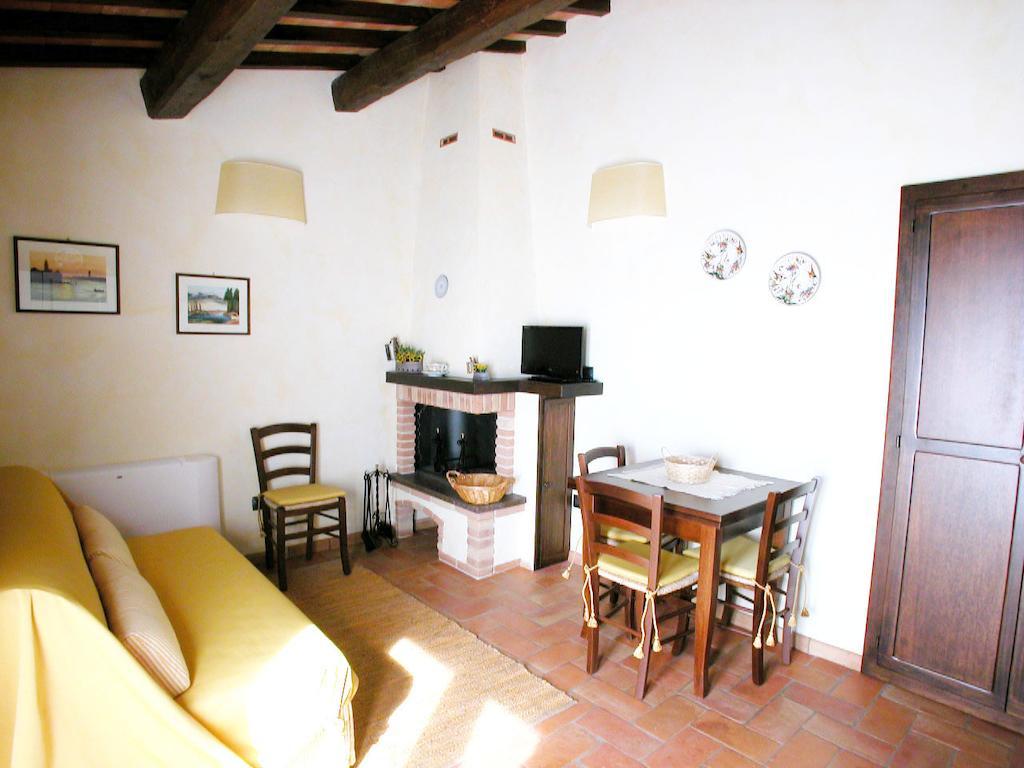 Agriturismo Istrice Innamorato Кампелло-суль-Клитунно Номер фото